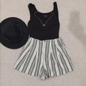 Zara women’s high waisted striped shorts small